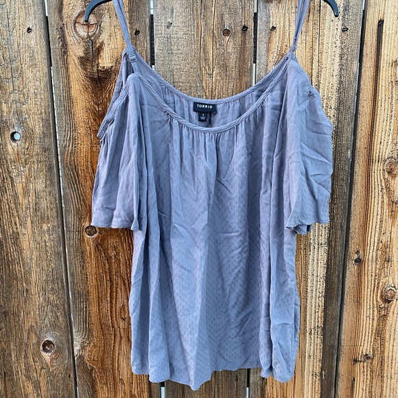 Torrid Off the Shoulder Blouse- short sleeve gray - Picture 5 of 8
